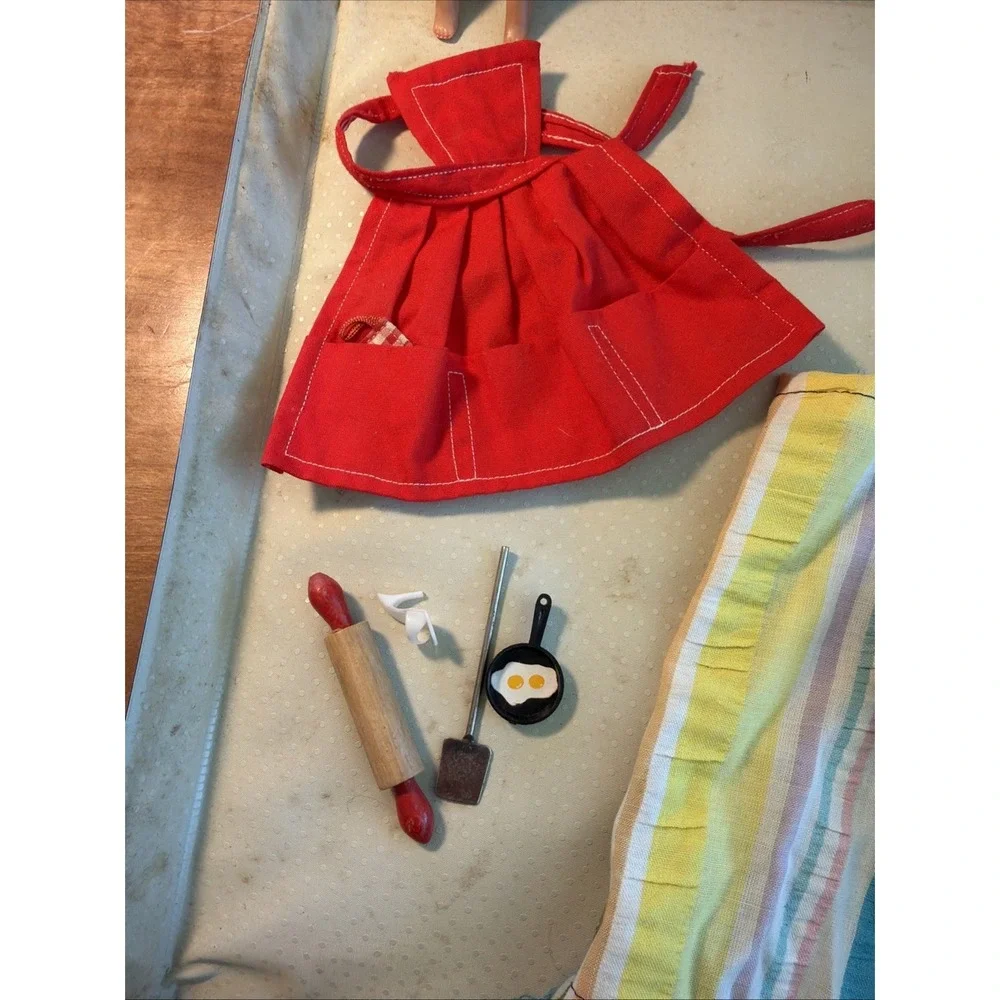 Rare Fashion Queen Barbie Case Wigs‎ Outfits Booklet Lot